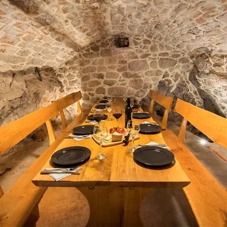 Rascane Villa *